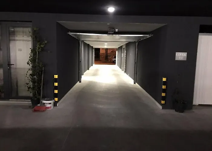 Tahoma - център וארנה